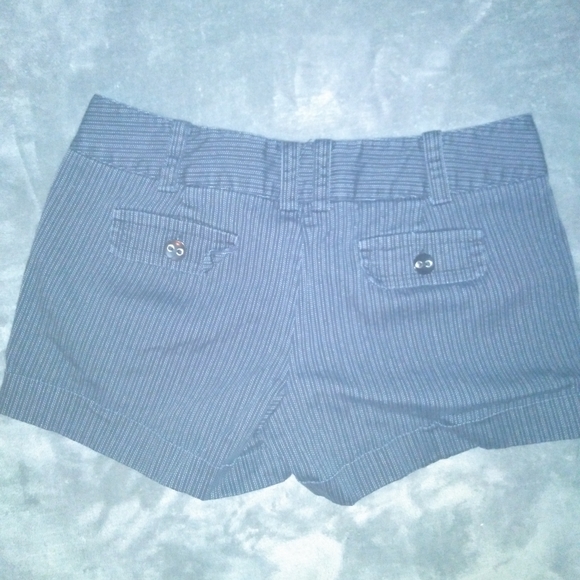CANDIES DRESS SHORTS - Picture 4 of 4
